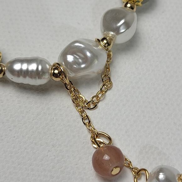 Beaded Women's Stretch Bracelet Gold Chain White and Pink - Picture 6 of 6